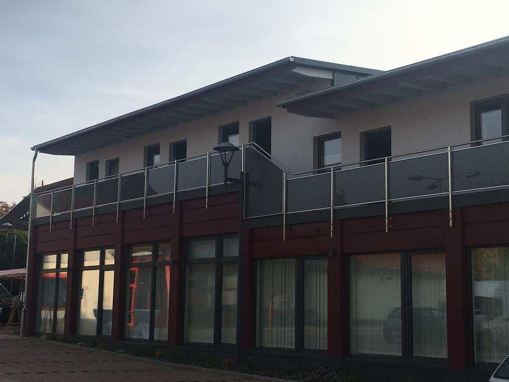 Boardinghouse Alte Bank Hotel Wollstein Bagian luar foto