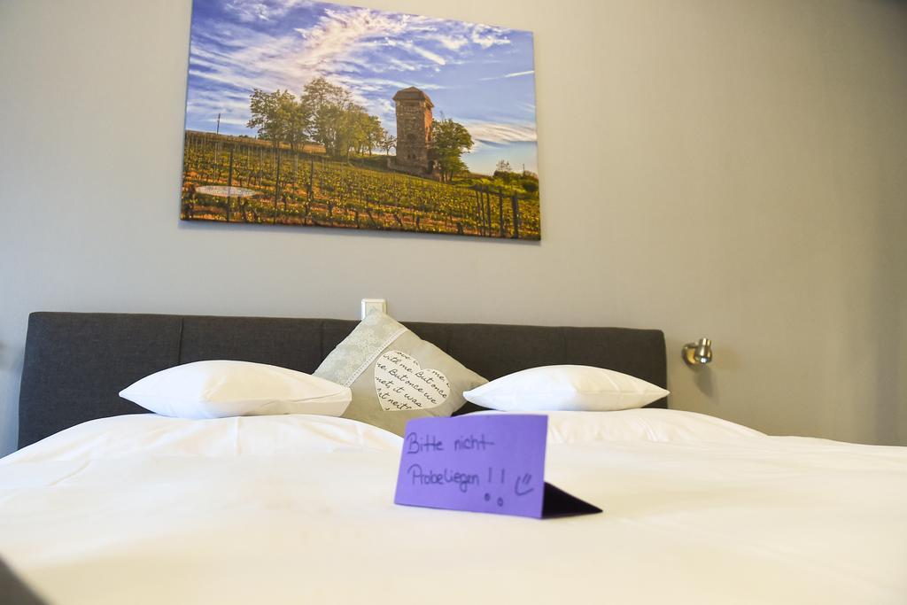 Boardinghouse Alte Bank Hotel Wollstein Bagian luar foto