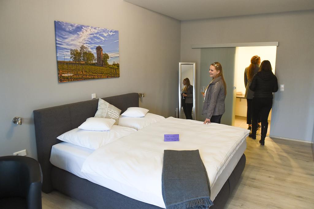 Boardinghouse Alte Bank Hotel Wollstein Bagian luar foto